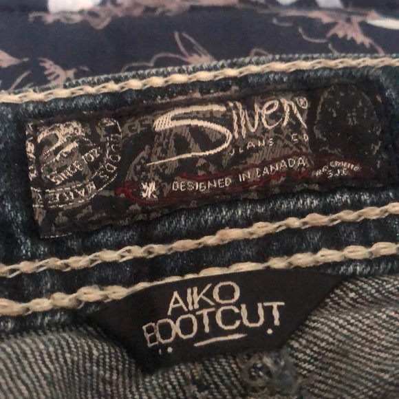 Silver Jeans - Picture 3 of 5